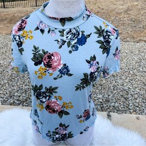 Womens Candie’s Blue Floral Shirt XL